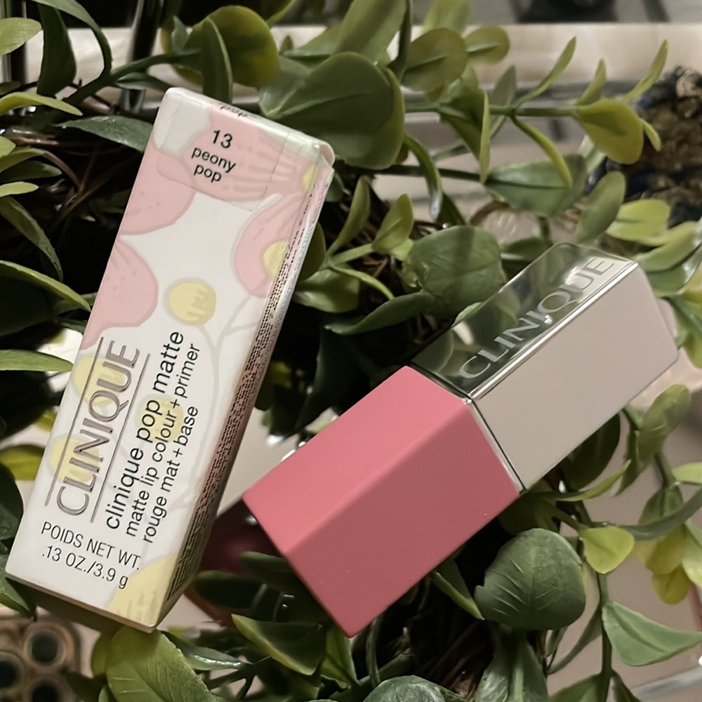 🩷💛CLINIQUE®️MATTE Lip Color+Primer“PEONY POP”💛🩷